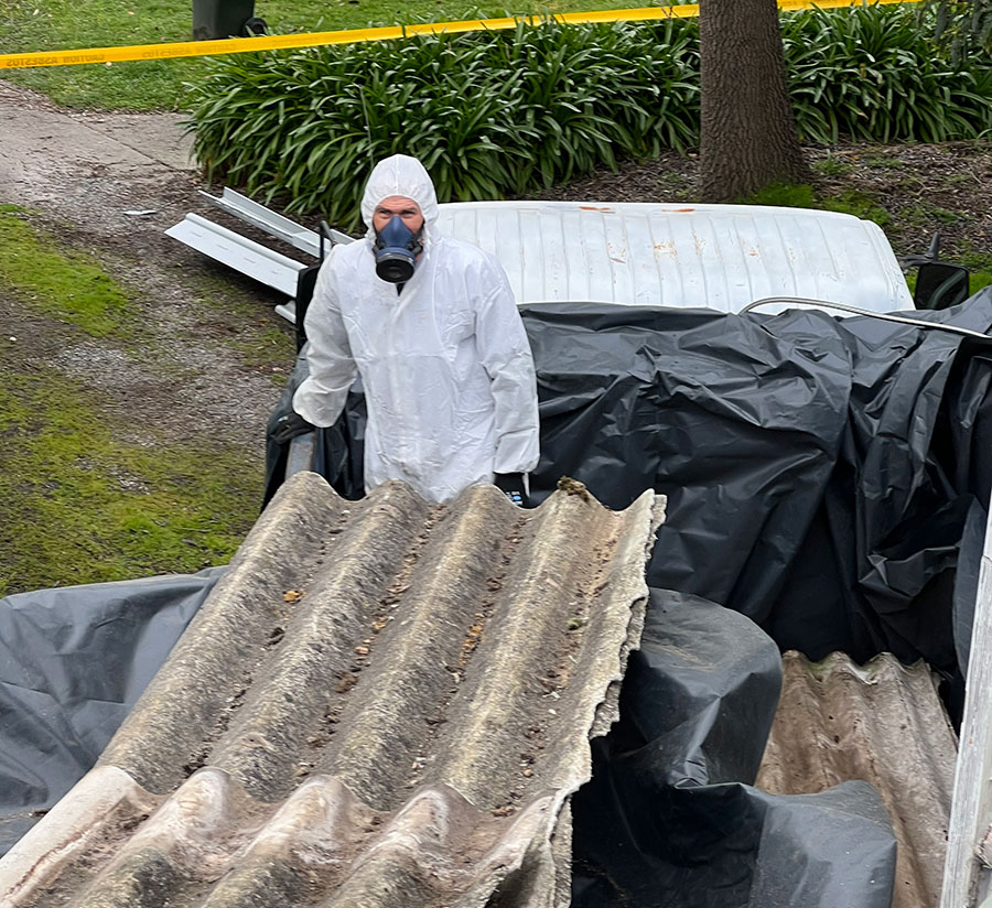Asbestos roof removal in Melbourne